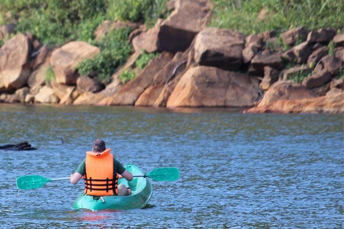enjoying outdoor recreation on the water at belihuloya adventure camp sri lanka day tours