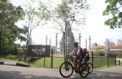 Experiencing cycling tour in Colombo suburbia