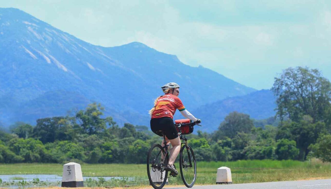 Cycling tour in Sri Lanka